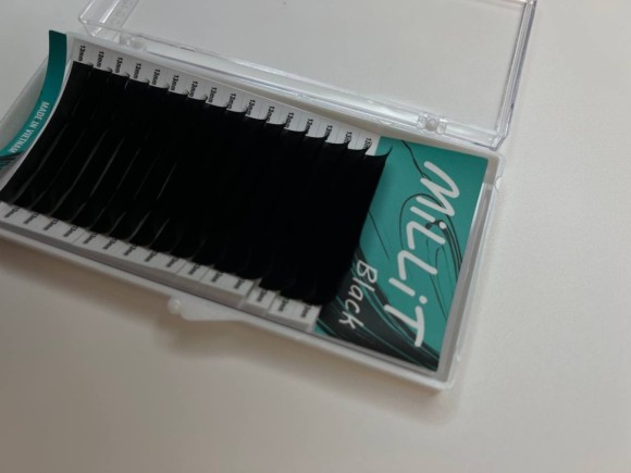 Черные ресницы Millit Fix Price M 0.10 12мм 16 линий Черные ресницы Millit Fix Price M 0.10 12мм 16 линий